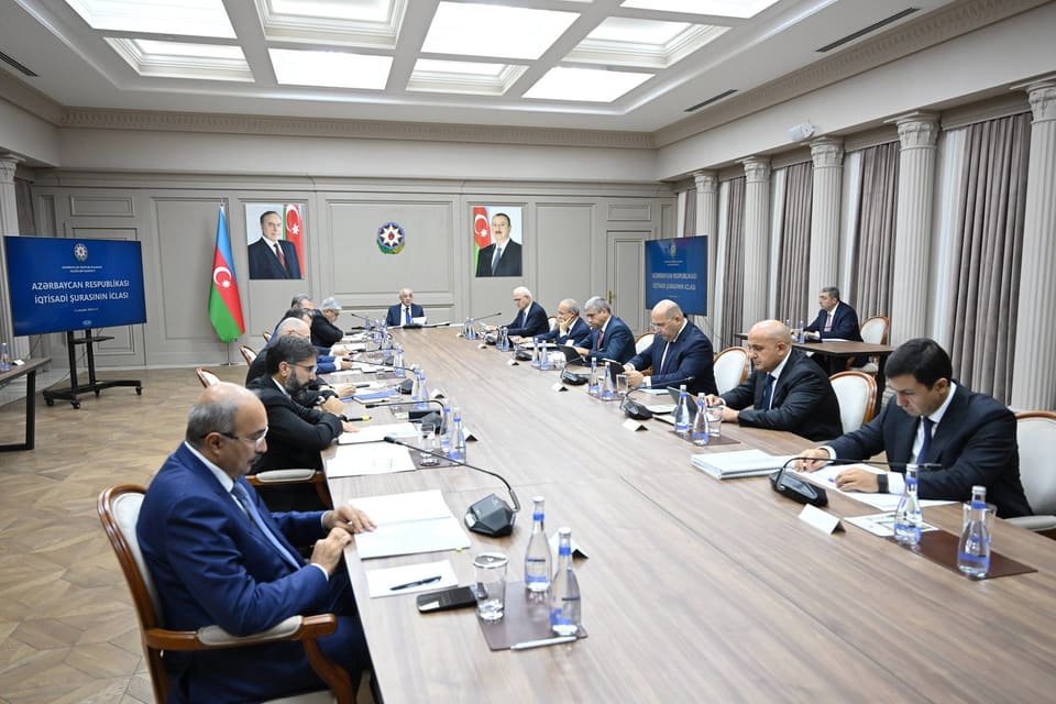 İqtisadi Şuranın növbəti iclası keçirilib