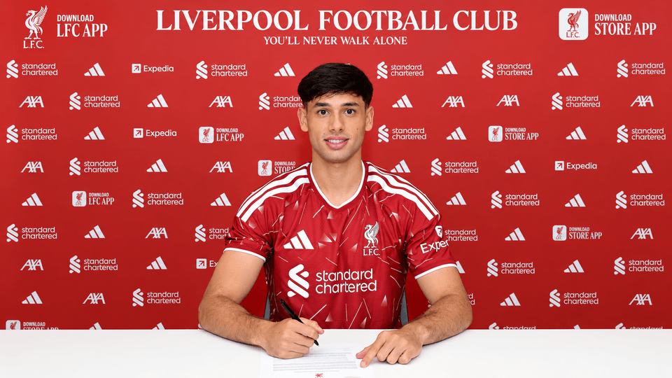 “Liverpul” 19 yaşlı macar futbolçunu geri qaytarıb