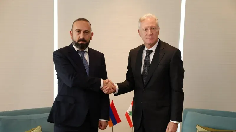 Mirzoyan Livanlı həmkarı ilə Cənubi Qafqazı müzakirə edib