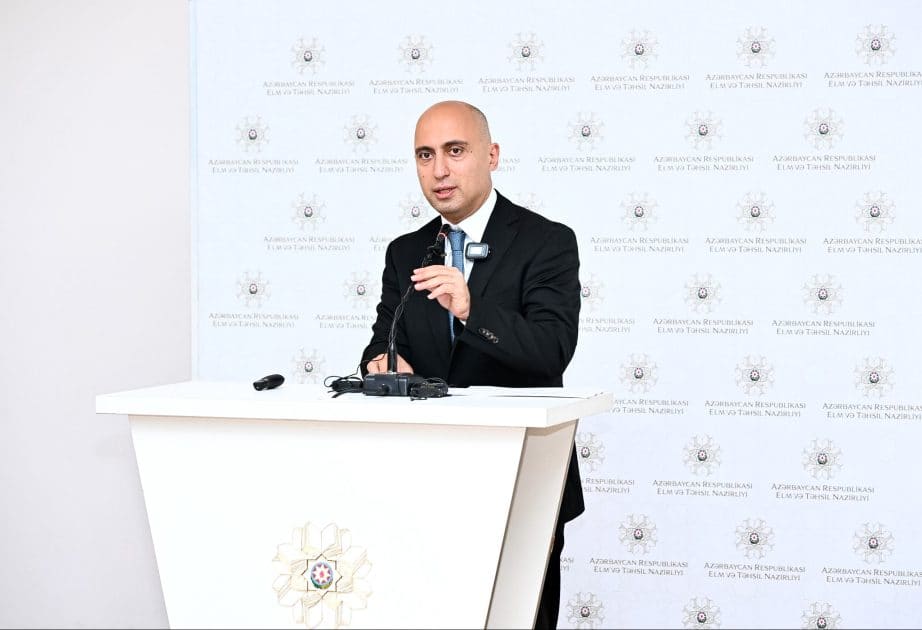 Nazir süni intellektin təhsildə yaratdığı imkanlardan danışıb