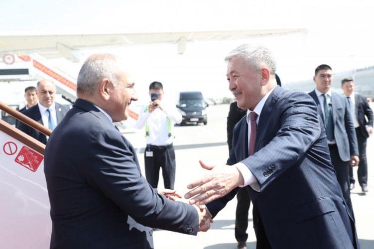 Nikol Paşinyan ŞƏT sammitində iştirak etmək üçün Qırğızıstana səfər edib