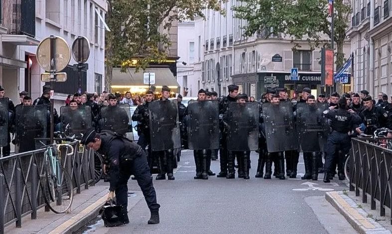 Parisdə 24 metro stansiyası bağlanıb