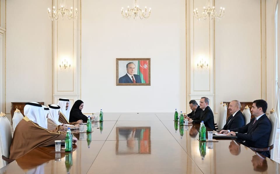 President Ilham Aliyev receives Bahrain's foreign minister