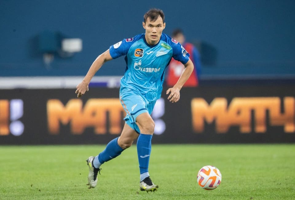 "Qalatasaray" "Zenit"in qazaxıstanlı müdafiəçisi ilə maraqlanır