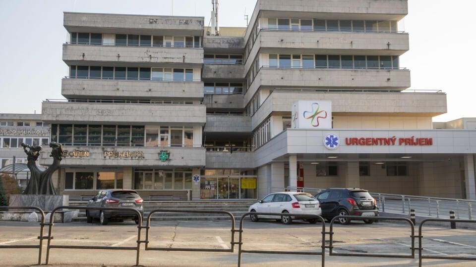 Slovakiya xəstəxanalarda təhlükəsizlik tədbirlərini gücləndirir