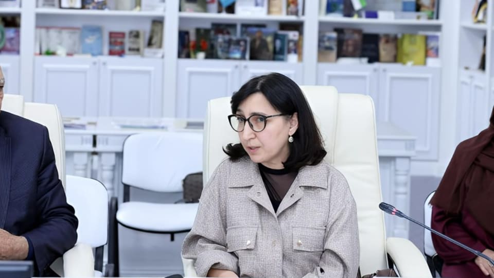 Sosioloq: Məktəbli geyimi ətrafındakı təxribatlar təhsilimizə zərər vurmağa yönəlib