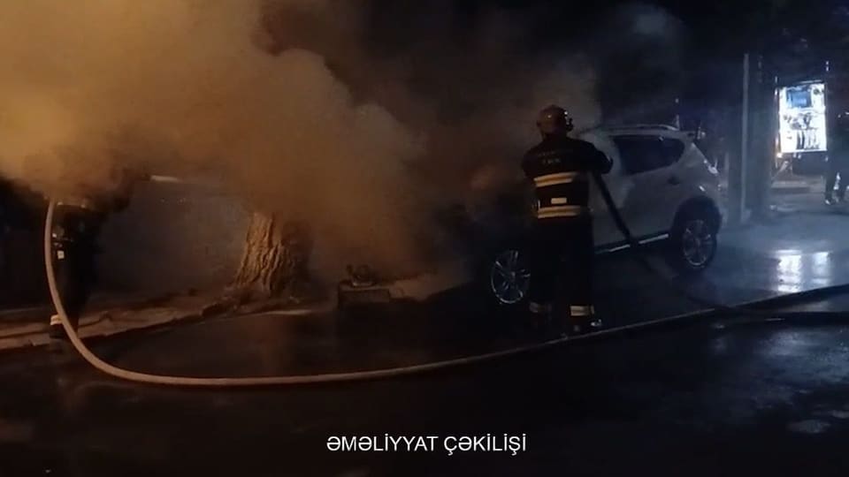 Sumqayıtda “Nissan” yanıb