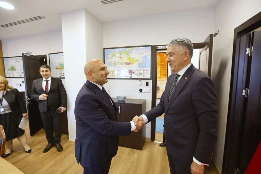 Türkiyə və Azərbaycan rəsmiləri ikitərəfli münasibətləri müzakirə edib
