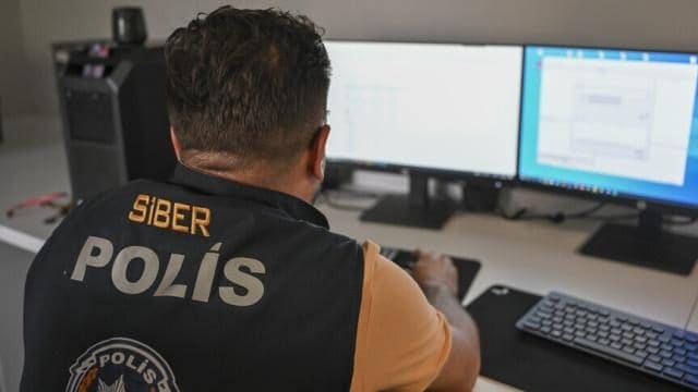 Türkiyədə kiber cinayətlərlə bağlı 75 nəfər həbs edilib
