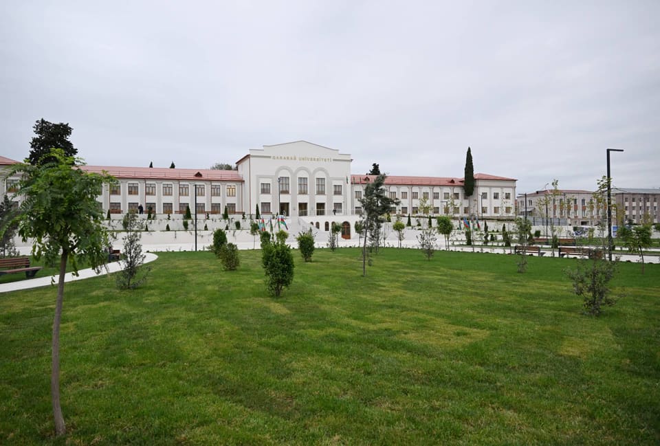 Xankəndidə yenidən qurulan həyat: Qarabağ Universitetinin tələbələri danışır