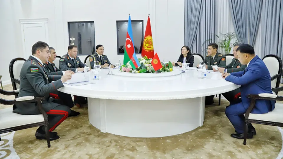 Zakir Həsənov qırğız həmkarı ilə əməkdaşlığı müzakirə edib