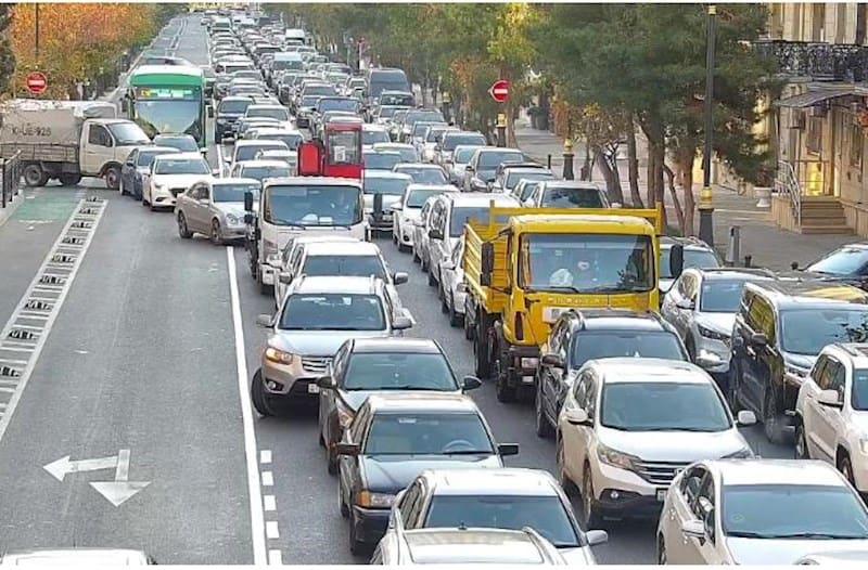 Hazırda Bakıda sıxlıq müşahidə olunan yollar açıqlanıb