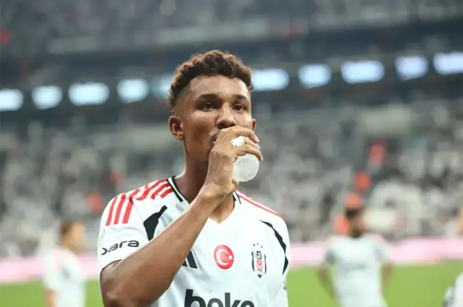 "Beşiktaş"dan ayrılacaq daha bir futbolçunun adı bəlli oldu 