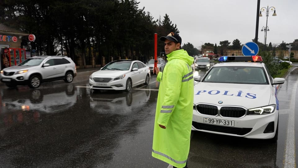 DİN: Polis yağışlı hava ilə əlaqədar gücləndirilmiş iş rejiminə keçib