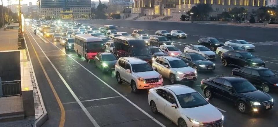 21 istiqamətdə tıxac var - SİYAHI