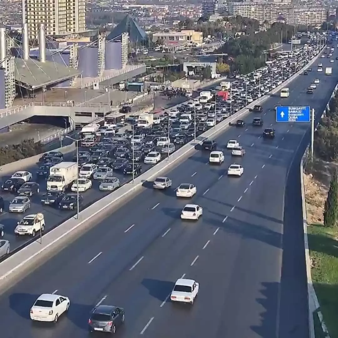 Bakıda hazırda sıxlıq müşahidə olunan yollar açıqlanıb