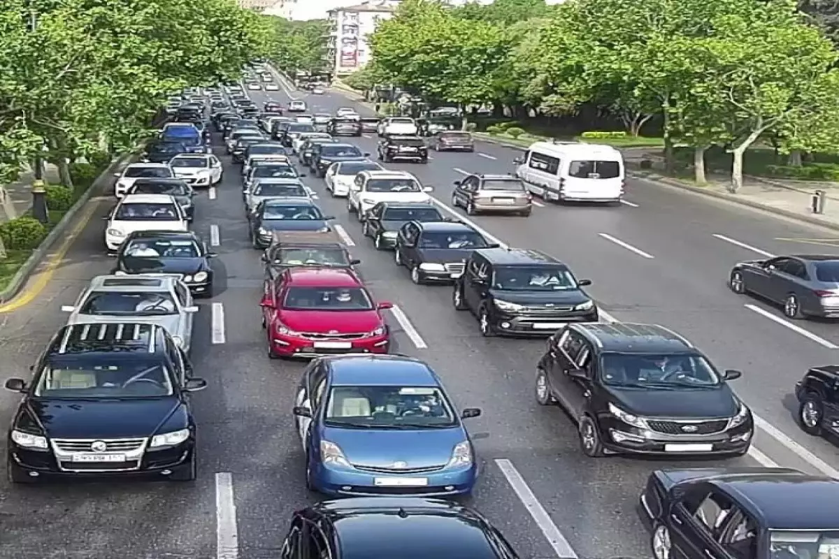 Bakıda hazırda sıxlıq müşahidə olunan yollar açıqlanıb