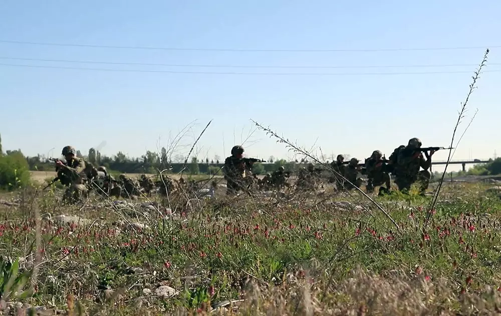 Hərbi vəzifəlilərin təlim toplanışı başa çatıb