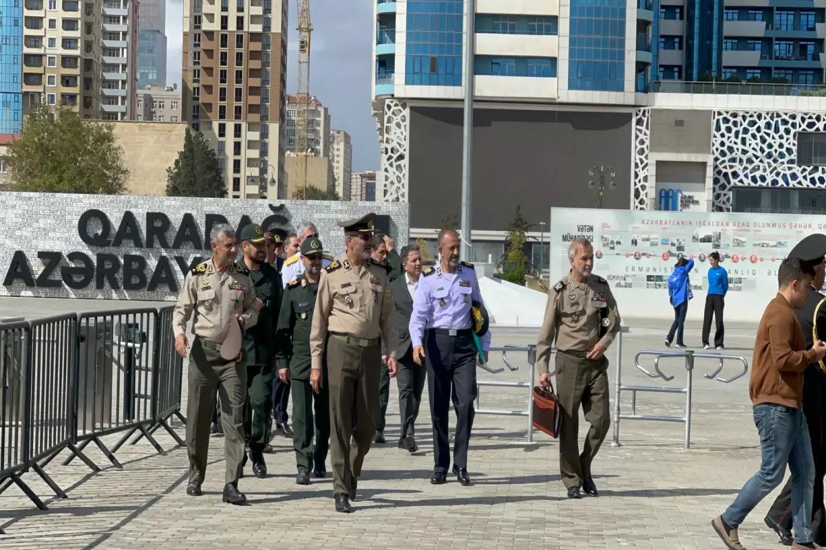 İran hərbi nümayəndə heyəti Bakıda Hərbi Qənimətlər Parkını ziyarət edib