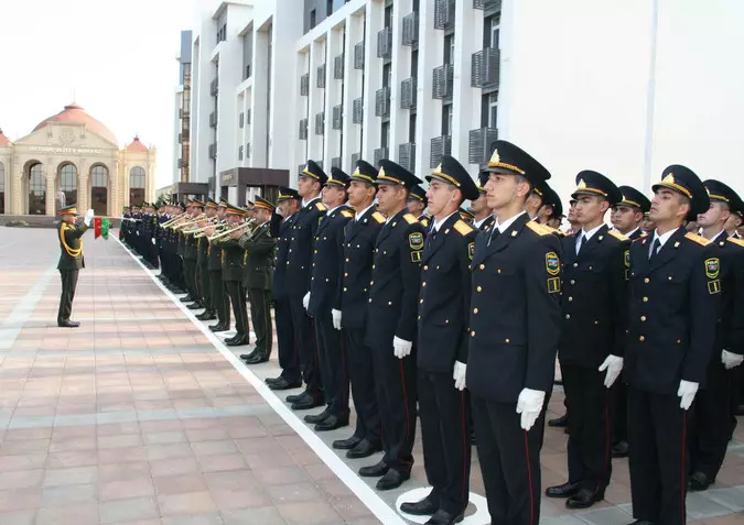 Daxili işlər orqanlarında xidmət keçmək istəməyən bakalavrlar təhsil xərclərinin əvəzini ödəməli olacaqlar