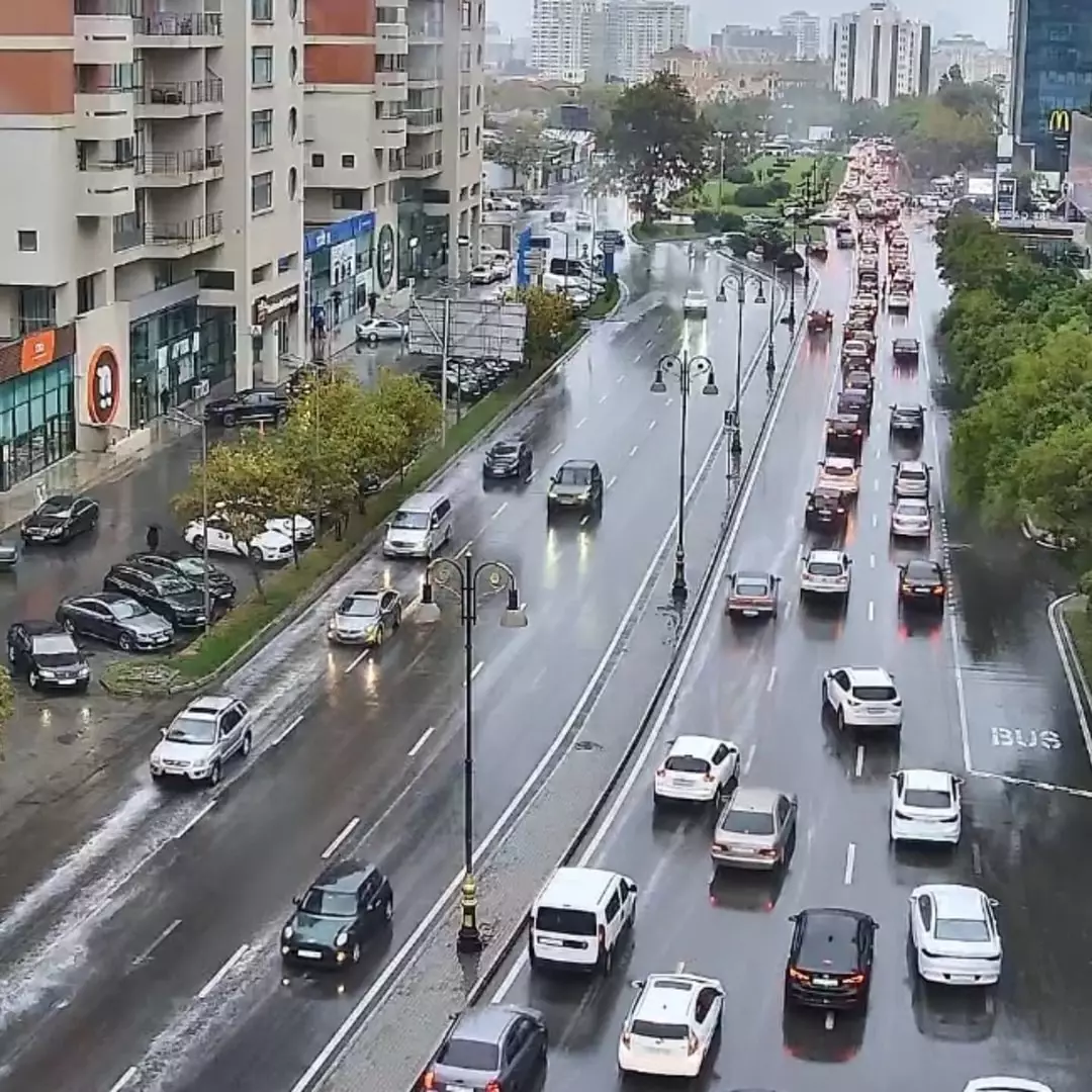 Bakıda hazırda sıxlıq müşahidə olunan yollar açıqlanıb