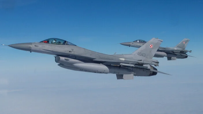 Aİ: Polşada ukraynalı pilotların F-16 təlimlərinə başlanılıb