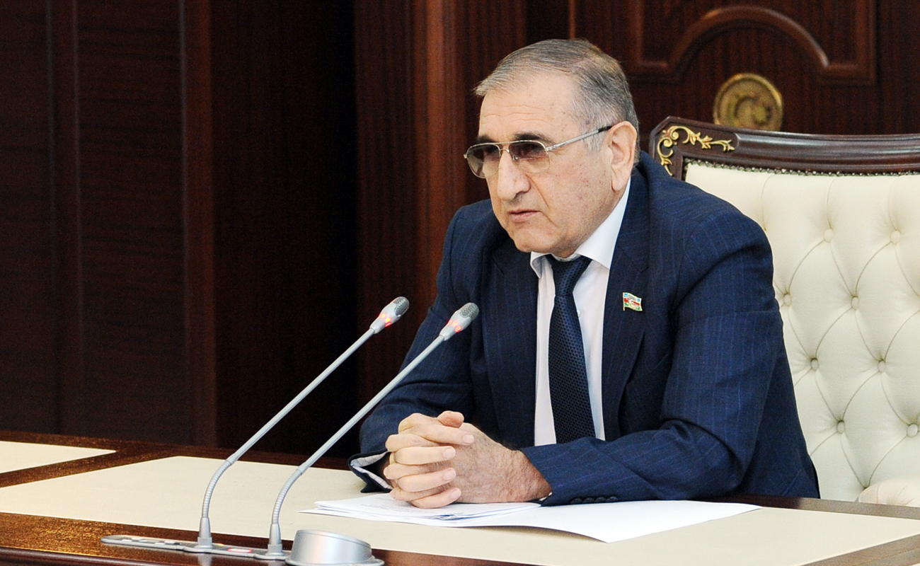 Tahir Rzayev: Regionlarda kənd təsərrfüatı məhsullarının qiyməti Bakıdan 5 dəfə ucuzdur