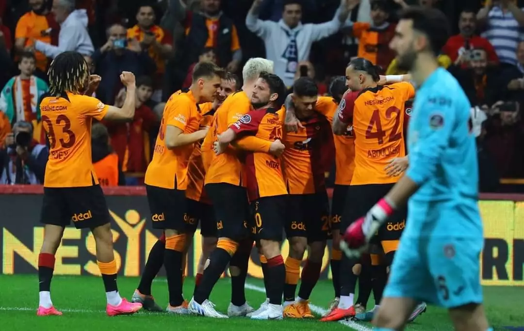 "Qalatasaray" minimal hesablı qələbə qazandı