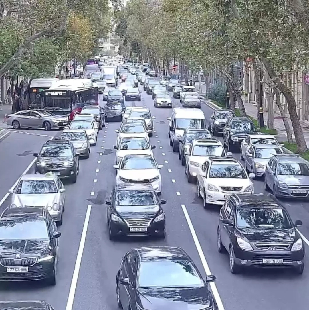 Bakıda hazırda sıxlıq müşahidə olunan yollar açıqlanıb