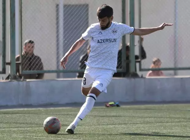 "Qarabağ"ın xəstəxanaya yeləşdirilən futbolçusu ECMO cihazına qoşulub