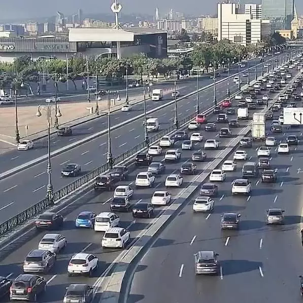 Bakıda hazırda sıxlıq müşahidə olunan yollar açıqlanıb