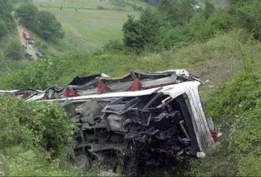 Meksikada sərnişin avtobusunun aşması nəticəsində 18 nəfər ölüb