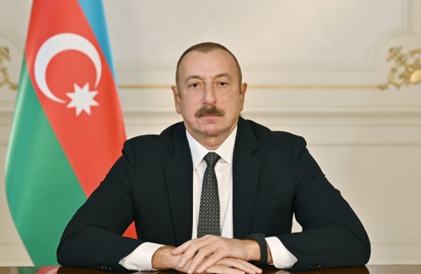 İlham Əliyev Emoməli Rəhmona zəng etdi