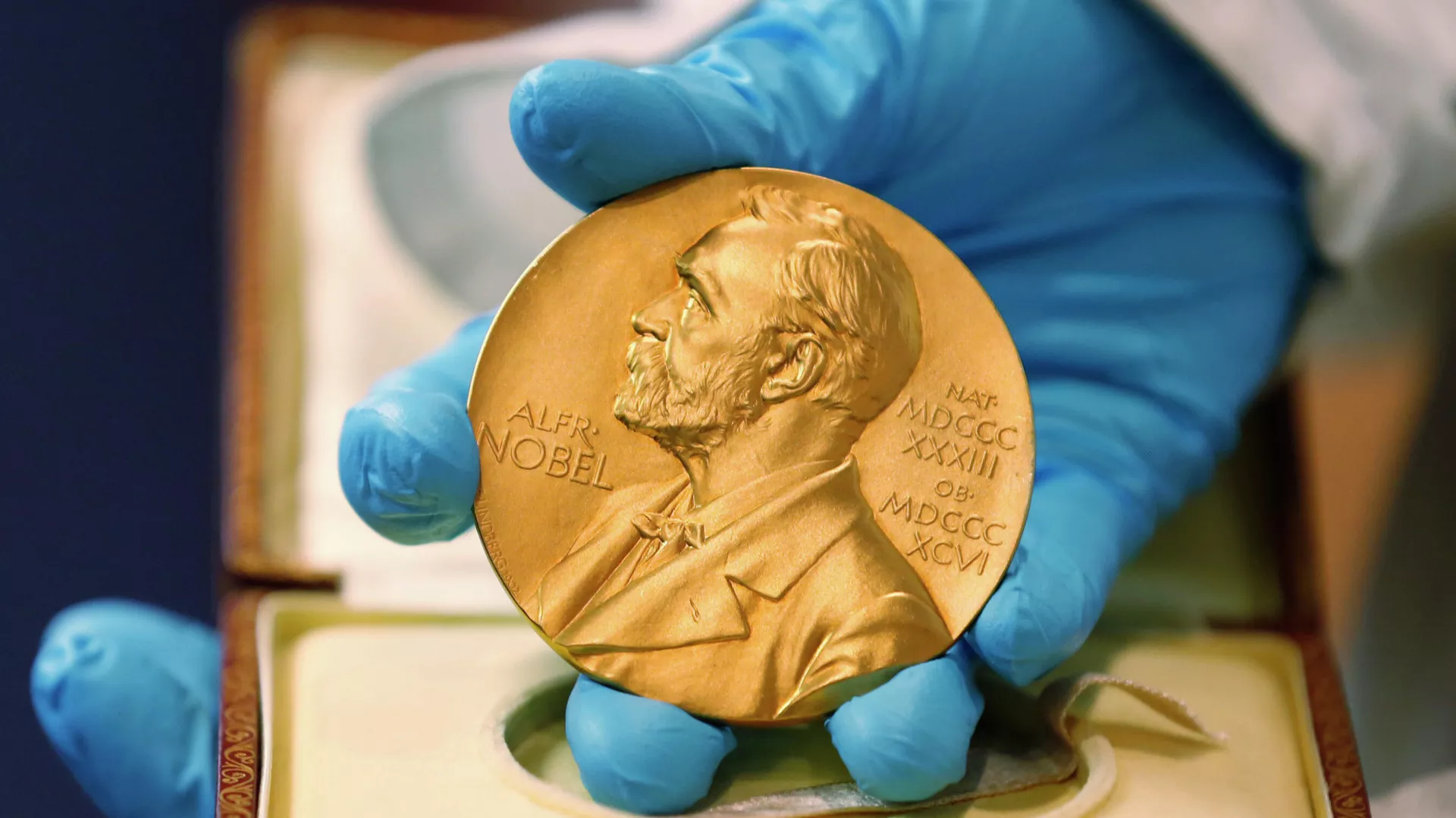 İqtisadiyyat üzrə Nobel mükafatı laureatları açıqlanıb