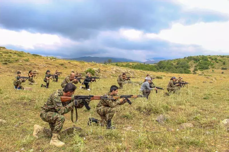 Erməni terror təşkilatı VOMA uşaqları döyüşə cəlb edir - FOTO