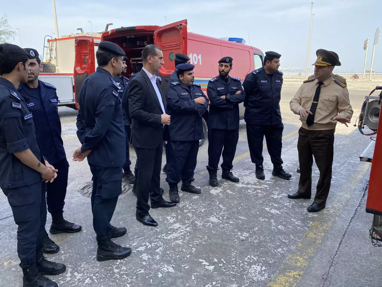 Qətər Dövlətinin zabitləri FHN-in Dövlət Yanğından Mühafizə Xidmətinin yanğın texnikaları ilə tanış olub