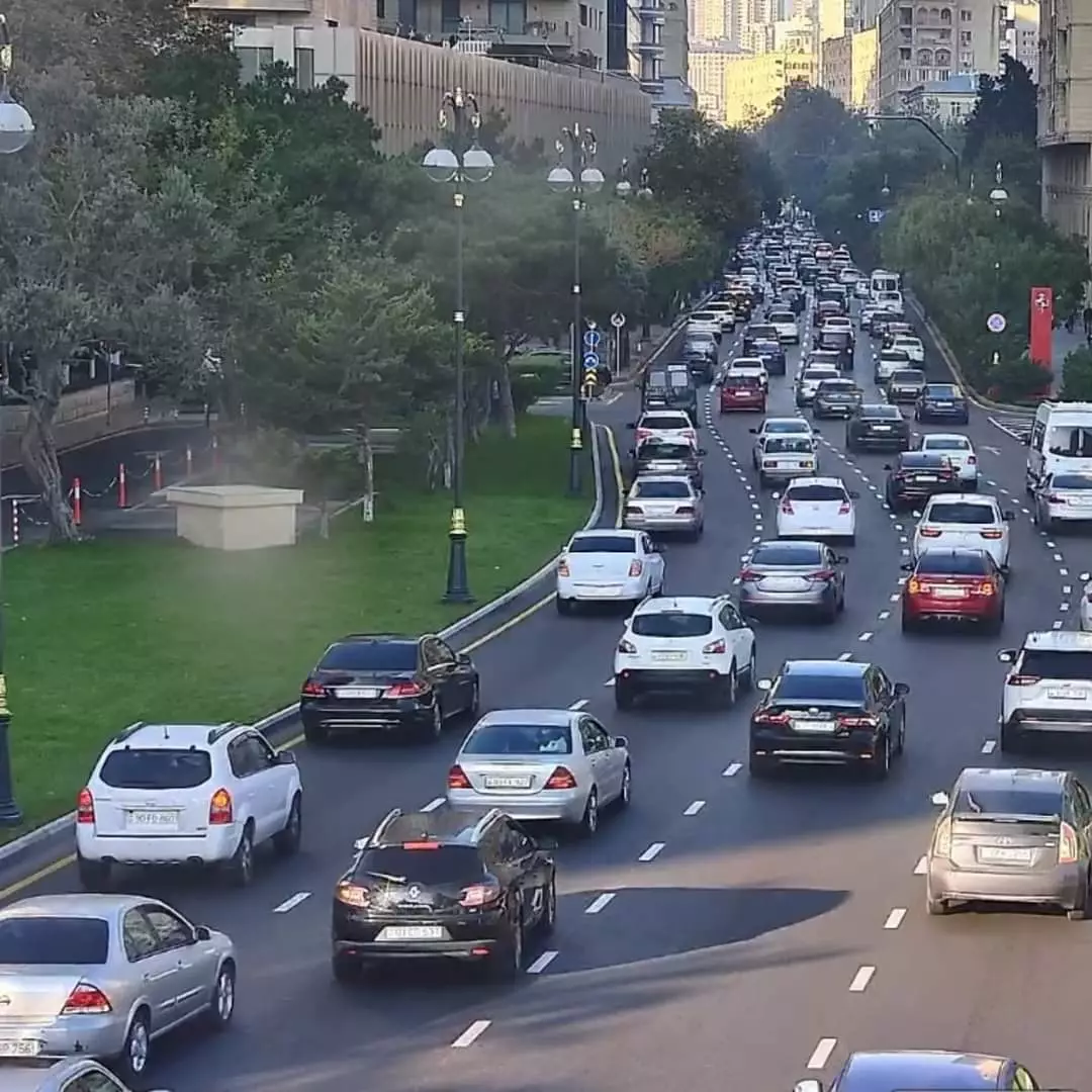 Bakıda hazırda sıxlıq müşahidə olunan yollar açıqlanıb