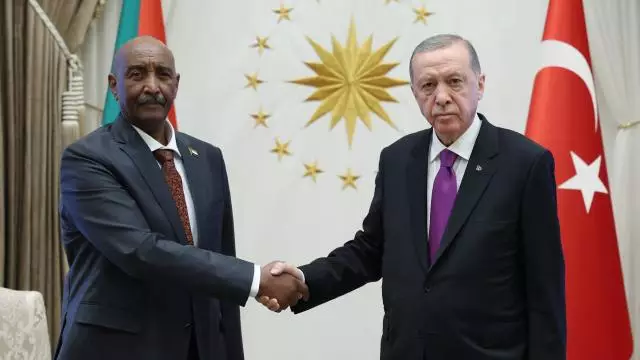 Ərdoğan Sudan Suverenlik Şurasının sədri ilə görüşüb