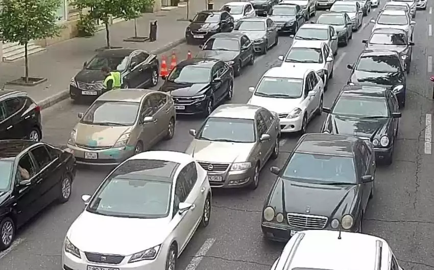 Bakıda hazırda sıxlıq müşahidə olunan yollar açıqlanıb