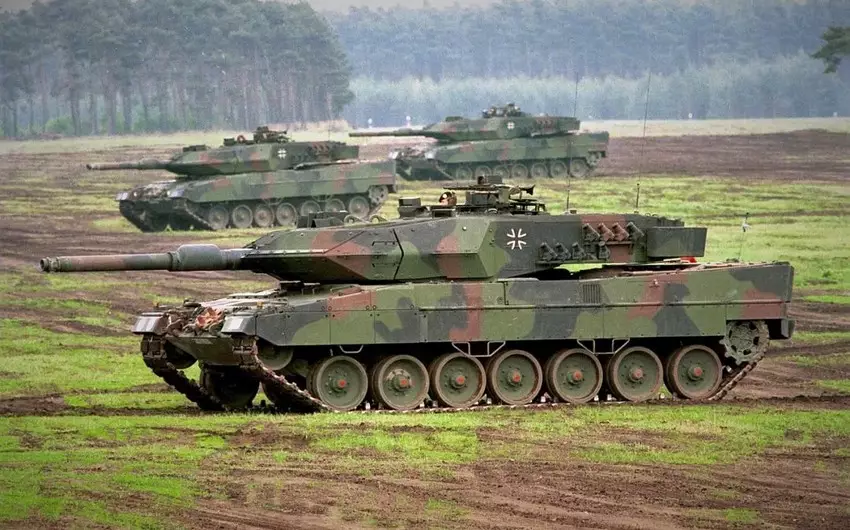 Danimarka Leopard tanklarının ilk partiyasını Ukraynaya çatdırılıb