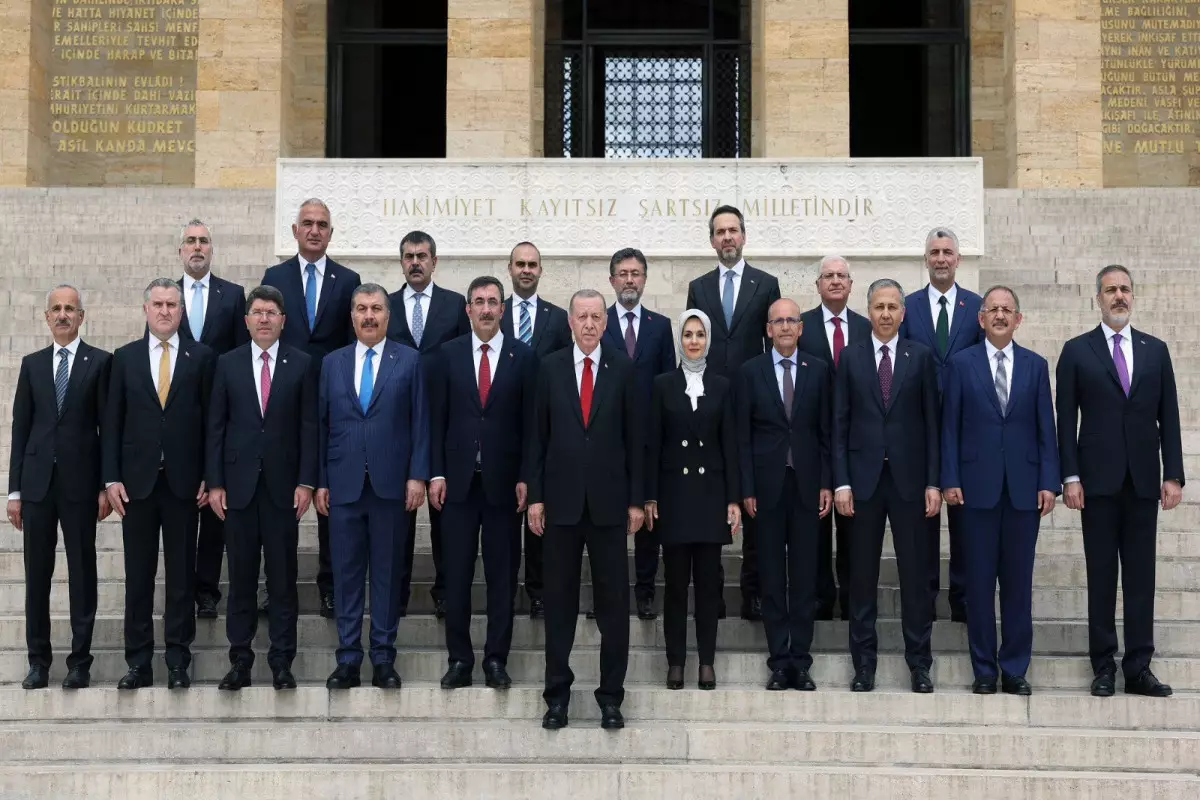 Türkiyənin yeni Nazirlər Kabinetin iclası 4 saat davam edib