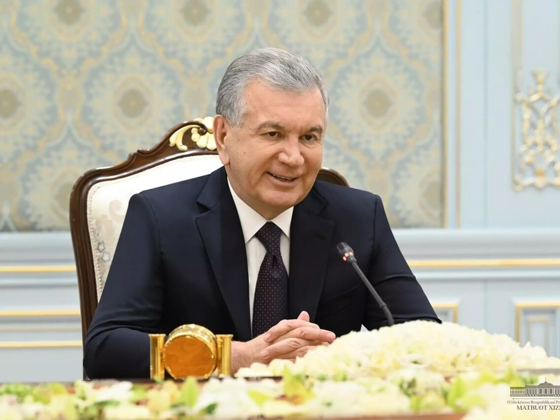 Şavkat Mirziyoyev Qırğızıstana işgüzar səfərə gedib