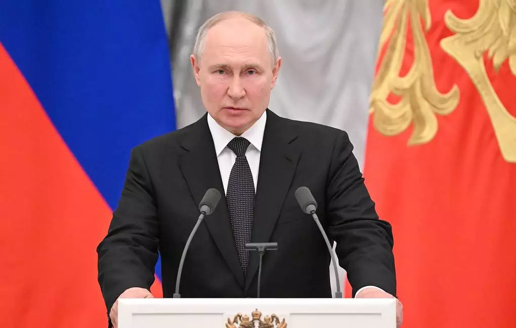 Putin "rəqəmsal pasport" haqqında fərman imzalayıb