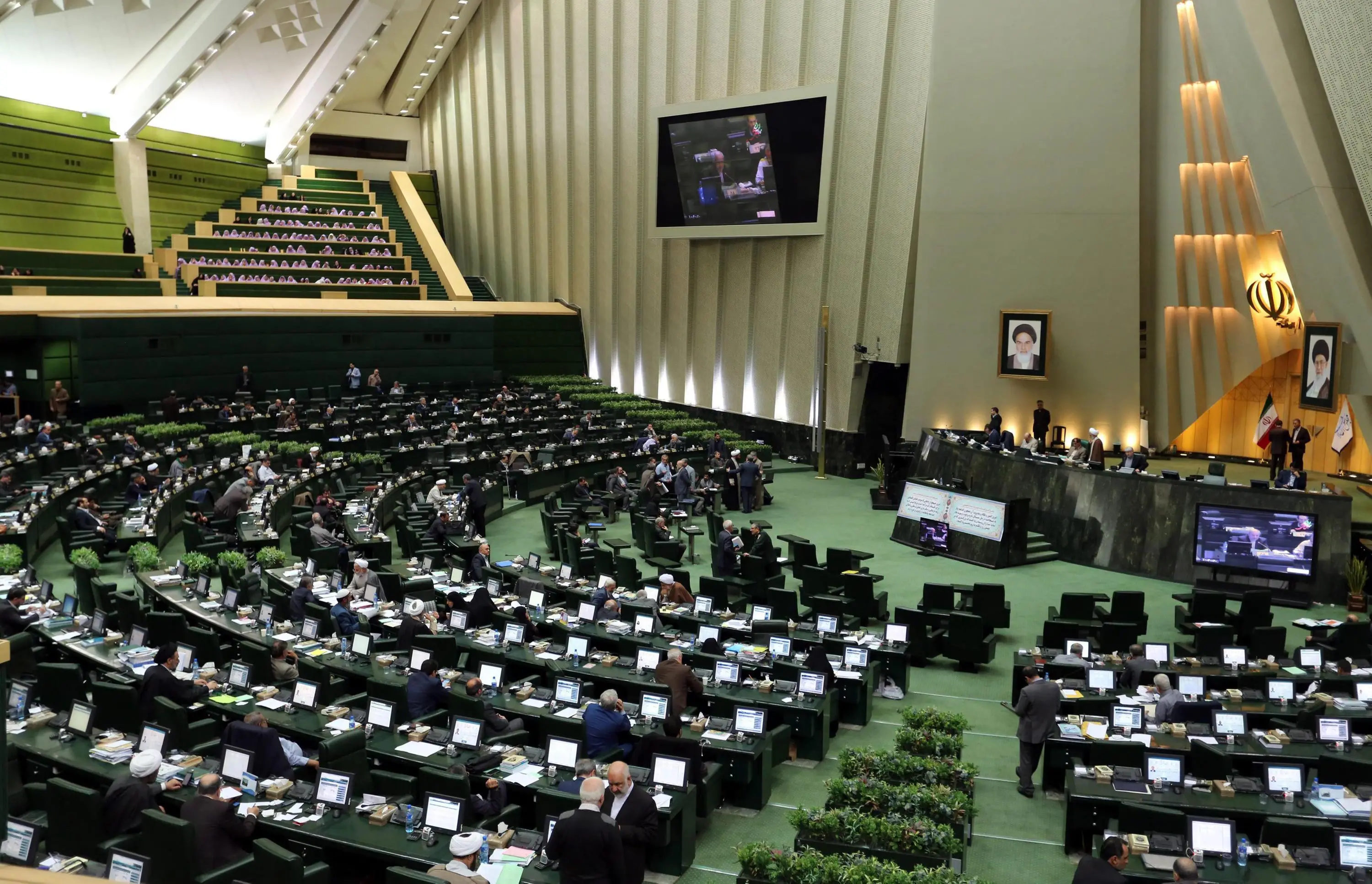 İran Parlamenti Azərbaycana qarşı bəyanat qəbul edib