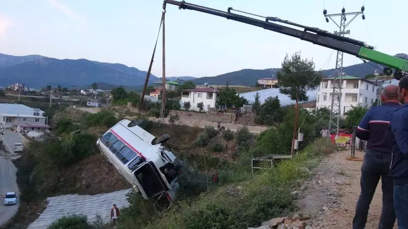 Türkiyədə şagirdləri daşıyan avtobus aşıb, 7 nəfər yaralanıb