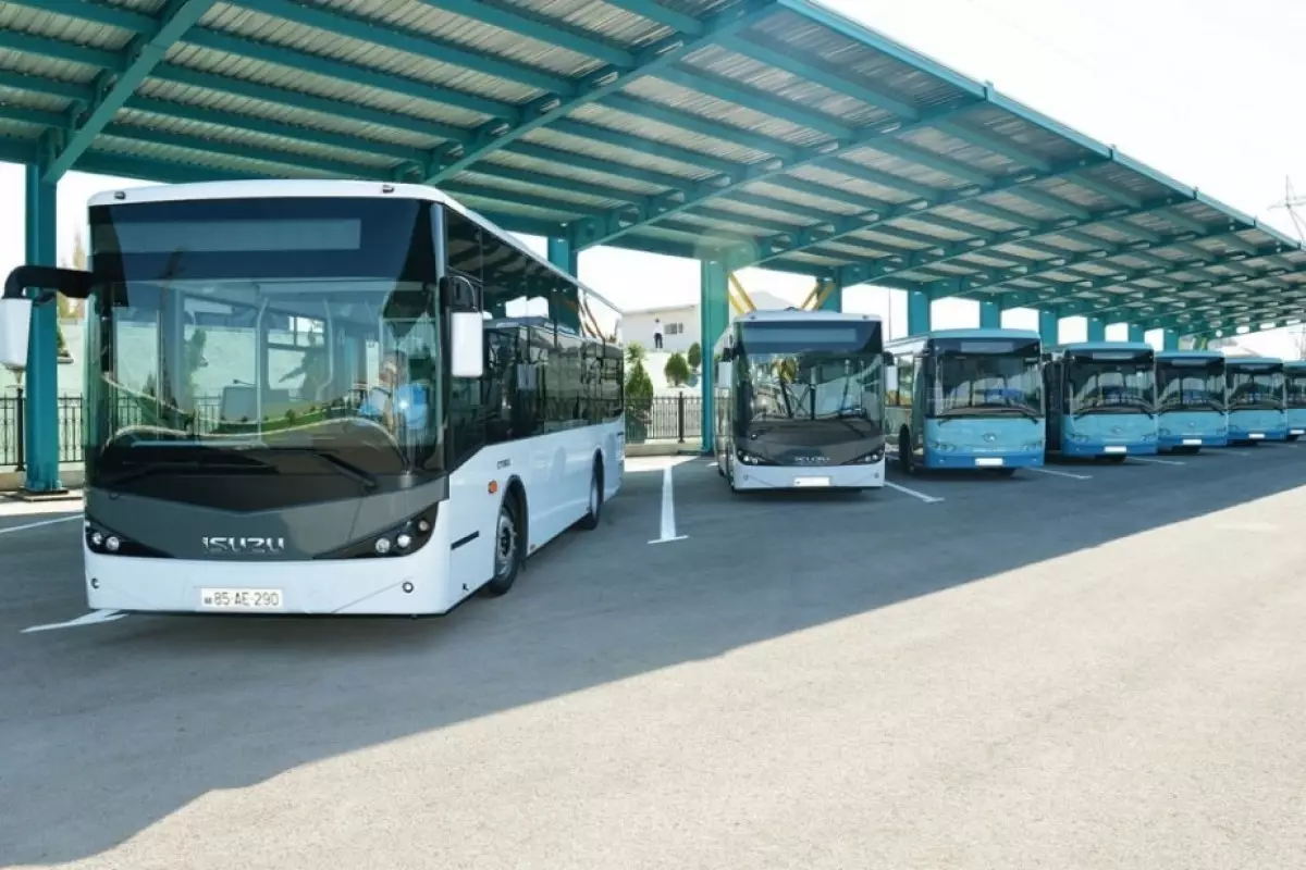 Xankəndidən mülki ermənilərin Ermənistana daşınması üçün Azərbaycan 30 avtobus göndərib