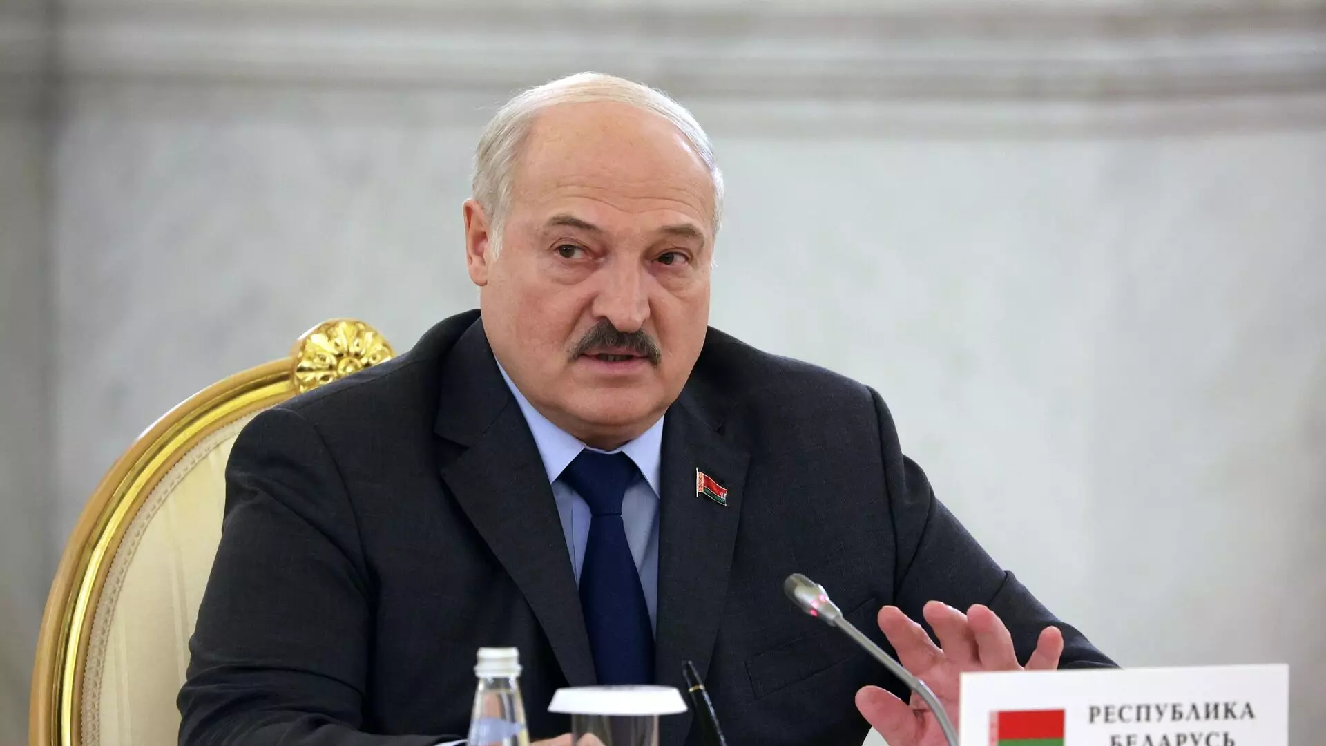 Lukaşenko Rusiyaya səfərə yola düşüb
