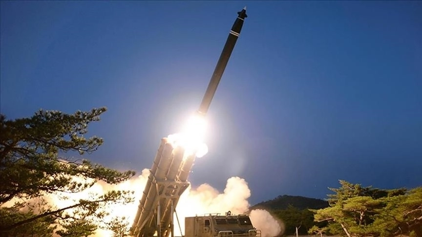 Şimali Koreya uzaqmənzilli ballistik raketi sınaqdan keçirib