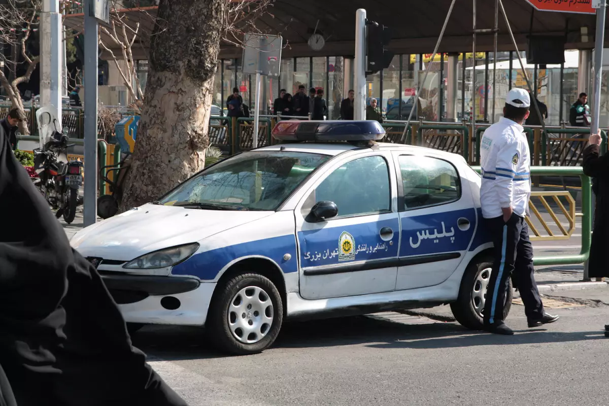 İranda polis məntəqələrinə və hərbi bazalara hücumlar olub, 10 nəfər ölüb