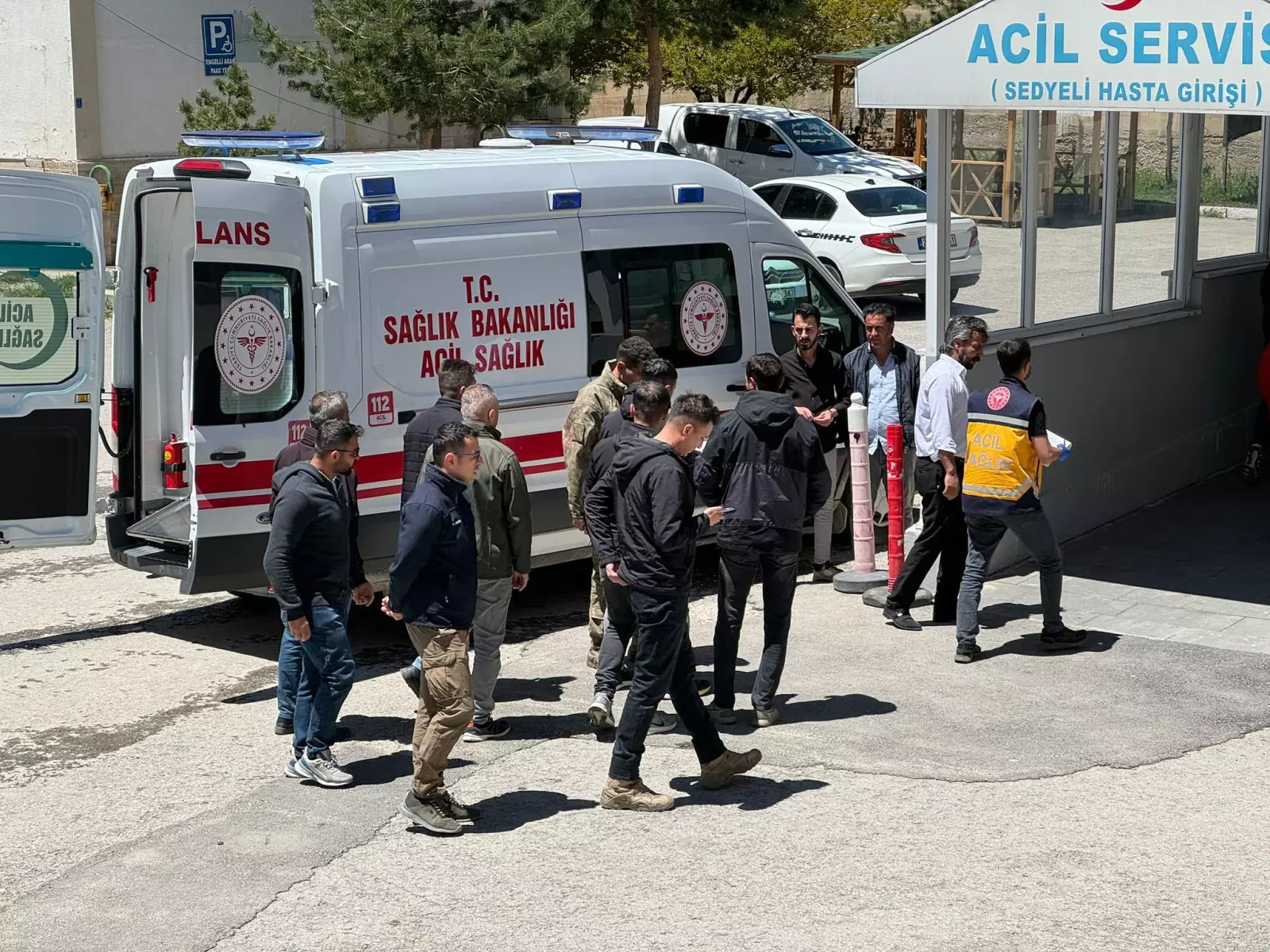 Türkiyədə hərbi avtomobil aşıb, 11 əsgər yaralanıb